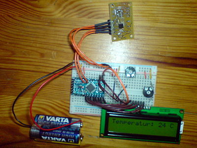 I2C-Controlled LCD-enabled Thermometer.jpg