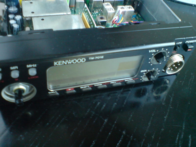 Datei:TM-701E-pull-off-knobs.jpg